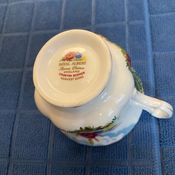 Royal Albert Harvest Song Teacup & Saucer. Gorgeous! - Picture 8 of 9